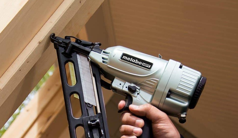 What is the Difference Between a Brad Nailer and a Finish Nailer
